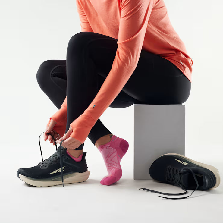 Smartwool Merino Women's Run Low Ankle Socks - Image 2