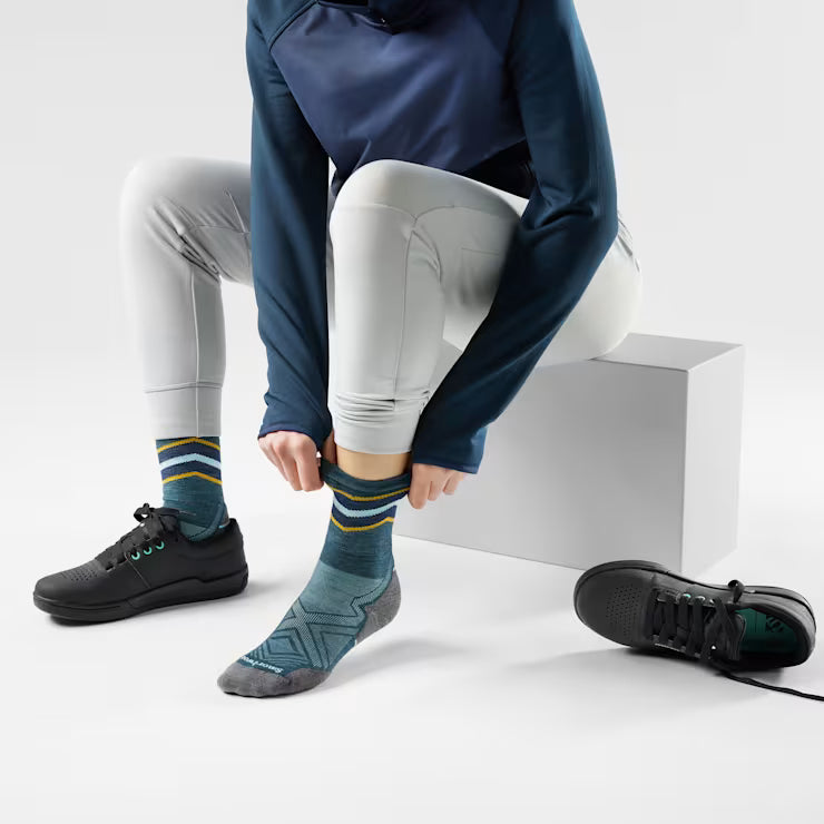 Smartwool Merino Women's Run Mid Crew Socks - Image 2